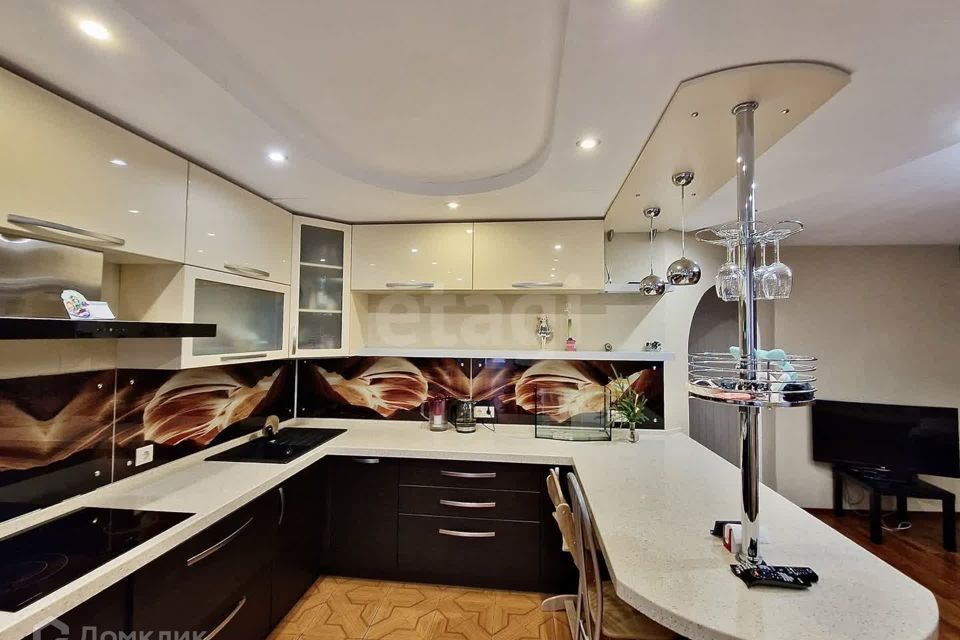 Продаётся 2-комнатная квартира, 70.6 м²