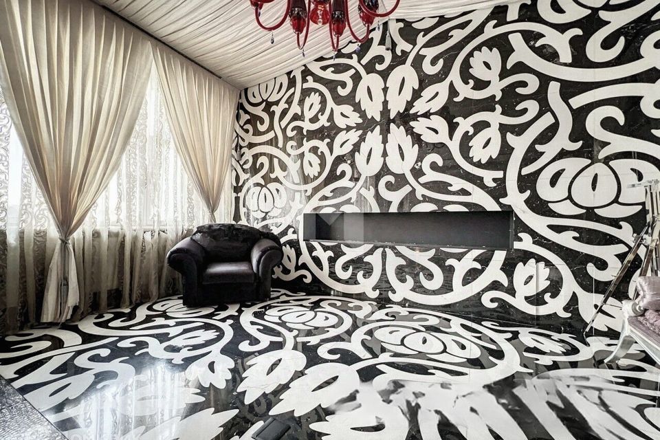 Сдаётся 6-комнатная квартира, 700 м²