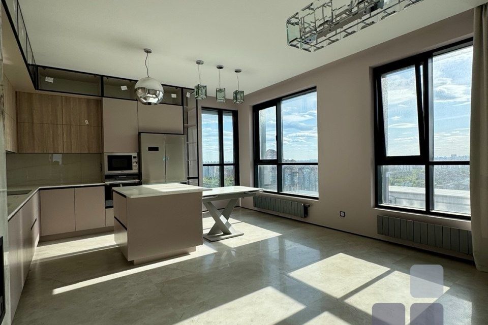 Сдаётся 3-комнатная квартира, 123.3 м²