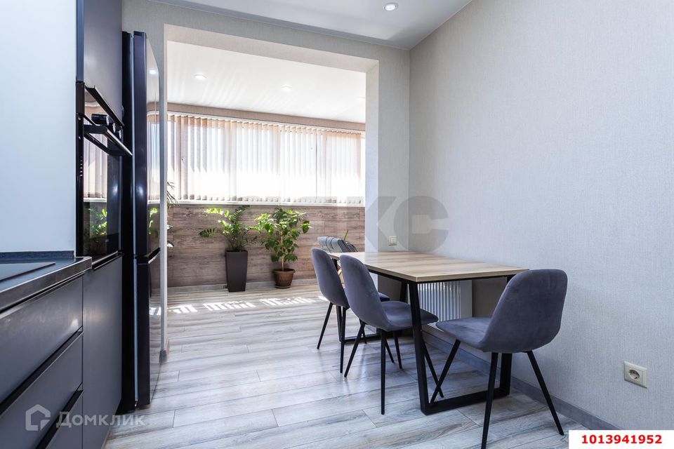 Продаётся 2-комнатная квартира, 61 м²