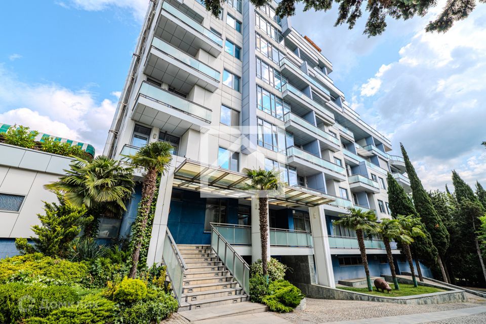 Продаётся 3-комнатная квартира, 126 м²
