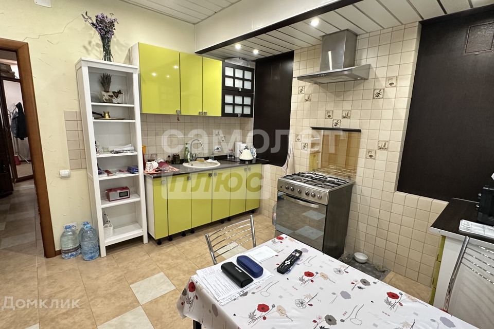 Продаётся 2-комнатная квартира, 70.6 м²