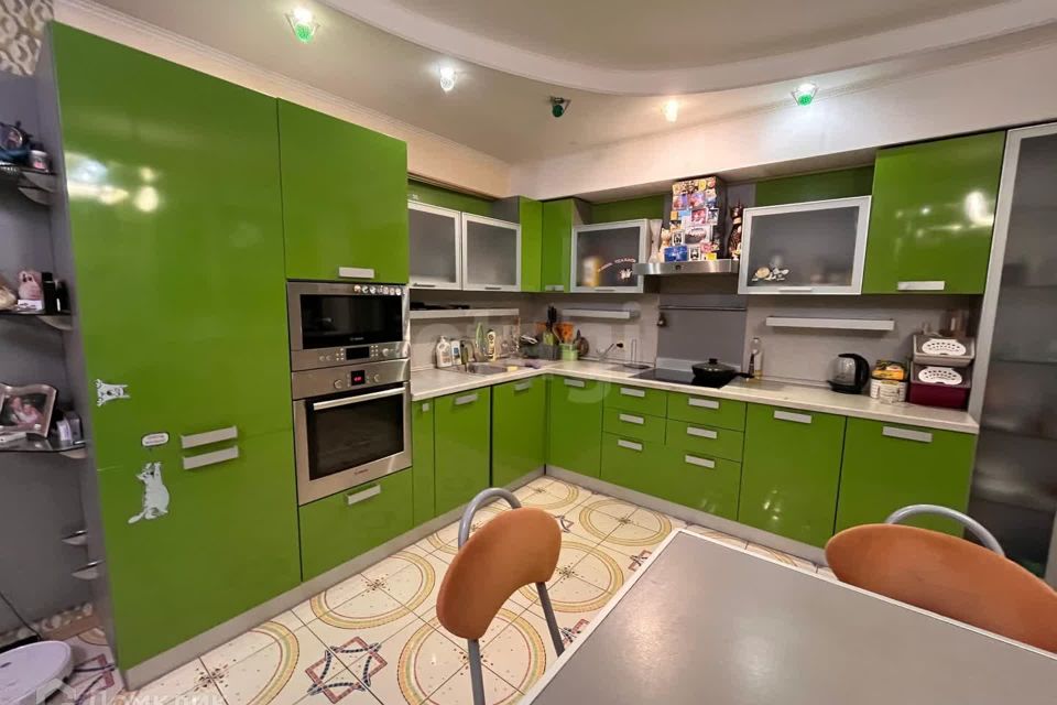 Продаётся 4-комнатная квартира, 120.4 м²