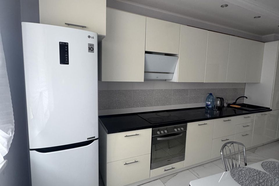 Продаётся 1-комнатная квартира, 54 м²