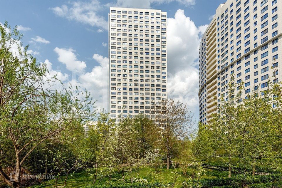 Продаётся 2-комнатная квартира, 128.6 м²