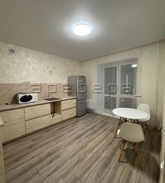 Сдаётся 2-комнатная квартира, 70 м²