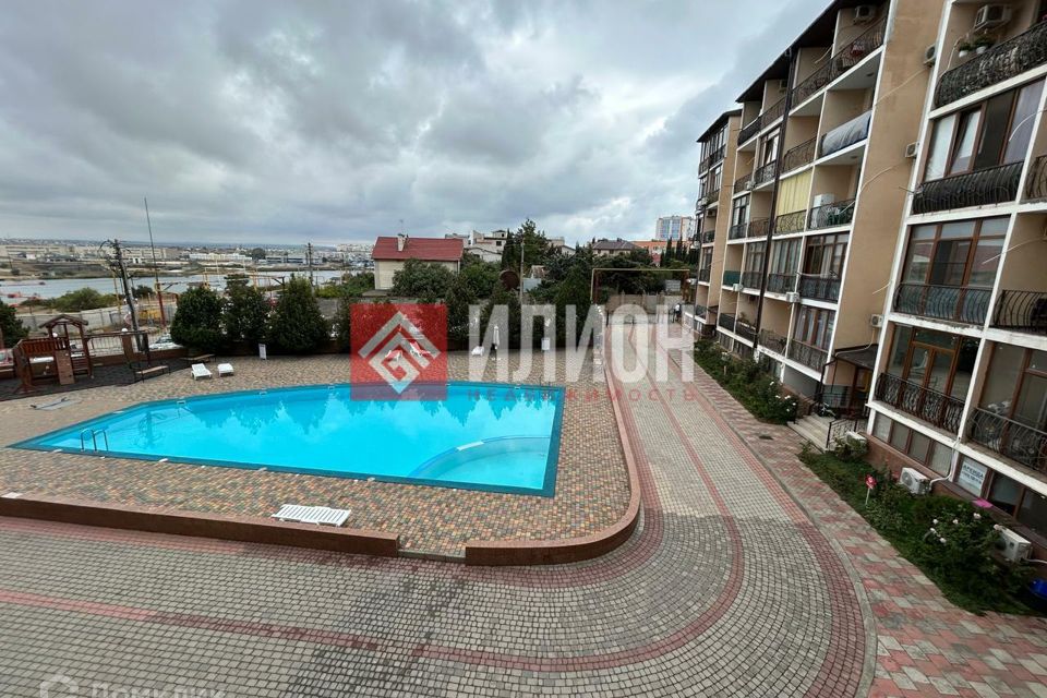 Продаётся 1-комнатная квартира, 66 м²