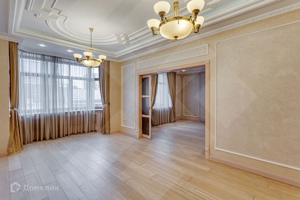 Сдаётся 6-комнатная квартира, 224 м²