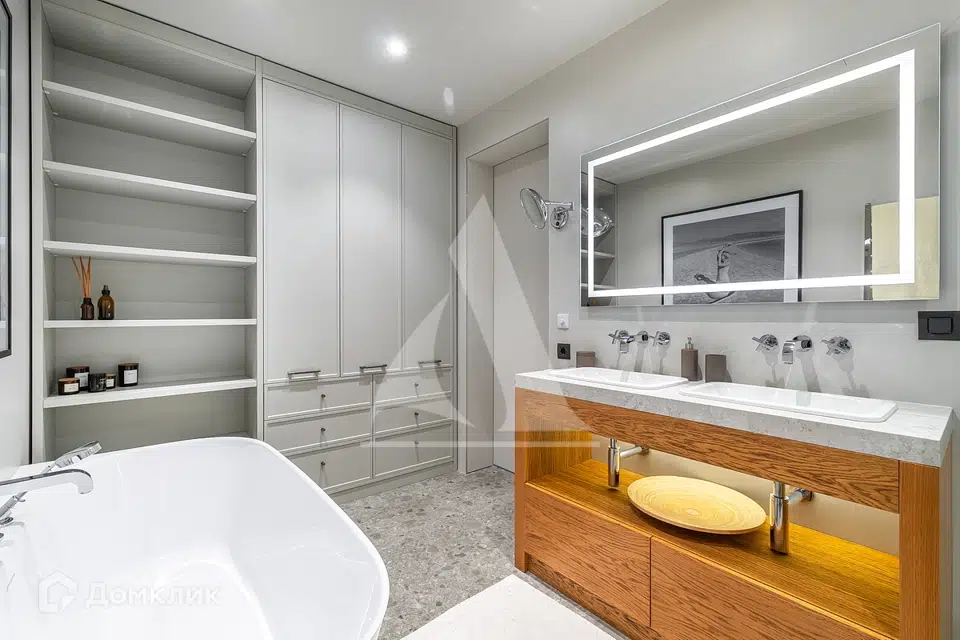 Продаётся 2-комнатная квартира, 95.7 м²