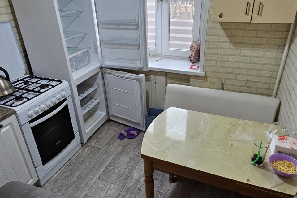 Продаётся 3-комнатная квартира, 50.4 м²