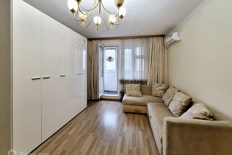 Продаётся 1-комнатная квартира, 38 м²