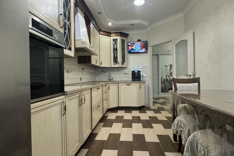 Продаётся 3-комнатная квартира, 82 м²