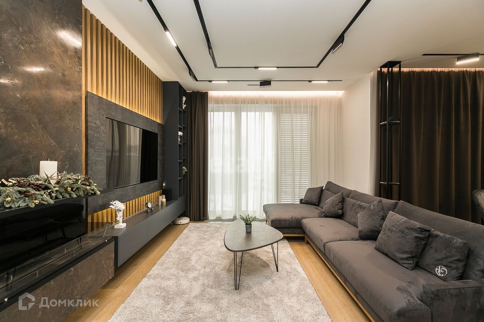 Продаётся 3-комнатная квартира, 144 м²