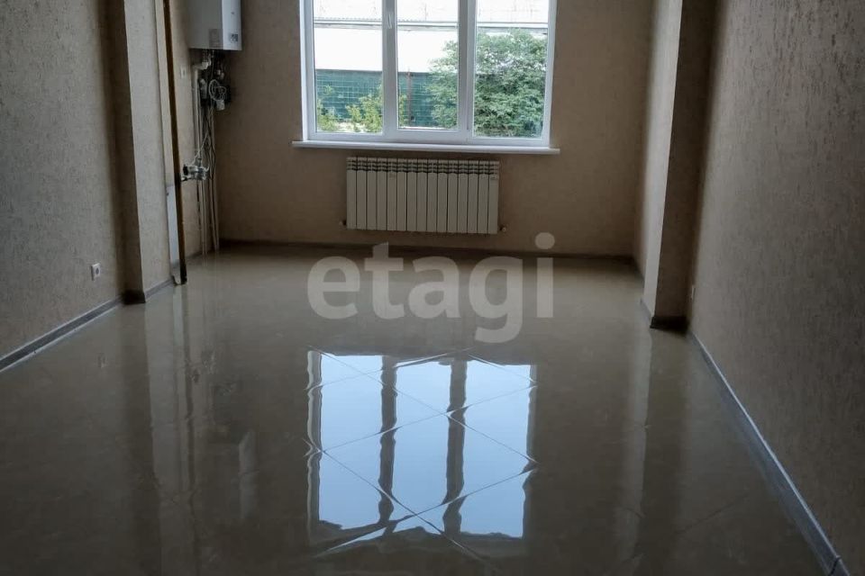 Продаётся 1-комнатная квартира, 64 м²