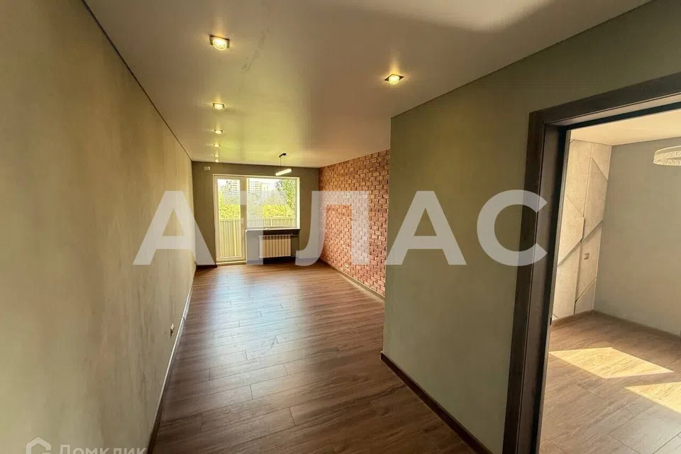 Продаётся 3-комнатная квартира, 50.3 м²