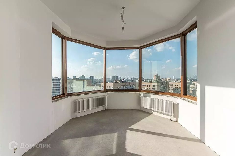 Продаётся 4-комнатная квартира, 117.3 м²