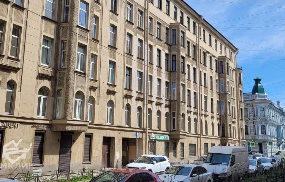 Продаётся комната в 5-комн. квартире, 16.9 м²