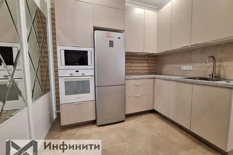 Продаётся 1-комнатная квартира, 42 м²