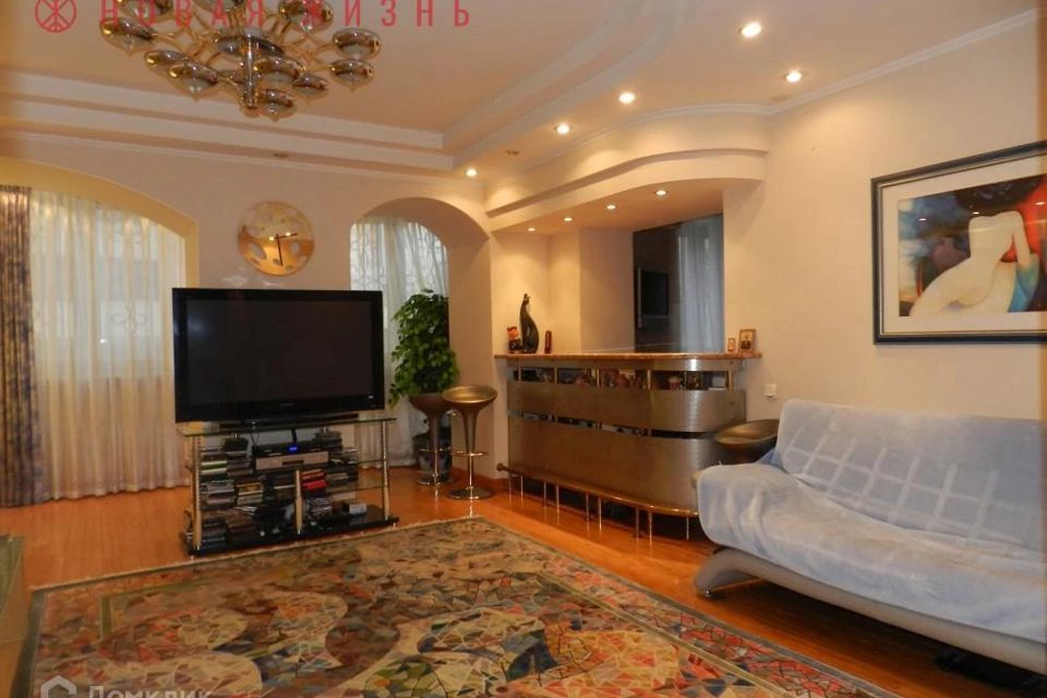 Сдаётся 3-комнатная квартира, 127 м²
