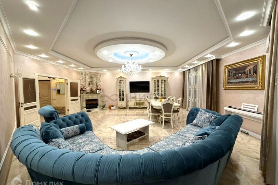 Продаётся 3-комнатная квартира, 147 м²