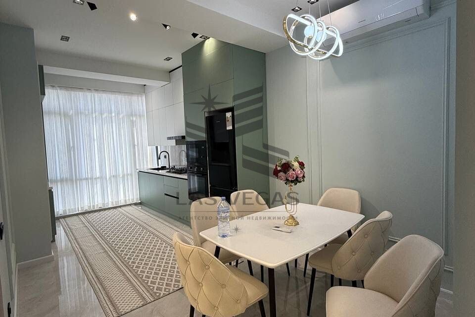 Сдаётся 2-комнатная квартира, 65 м²
