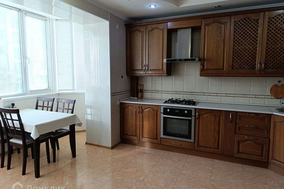 Продаётся 3-комнатная квартира, 103.5 м²