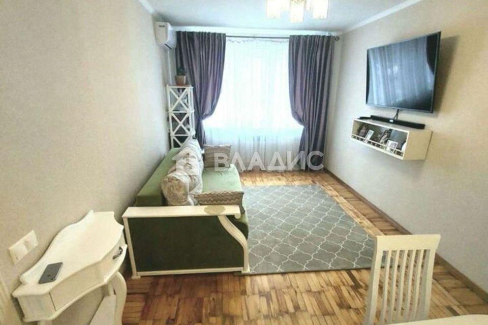 Продаётся 3-комнатная квартира, 62.4 м²