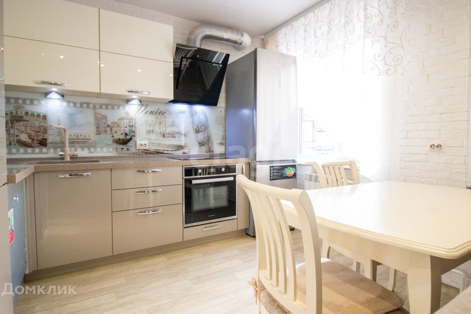 Продаётся 4-комнатная квартира, 73.6 м²