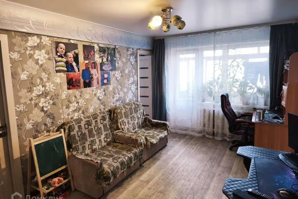 Продаётся 3-комнатная квартира, 48.3 м²