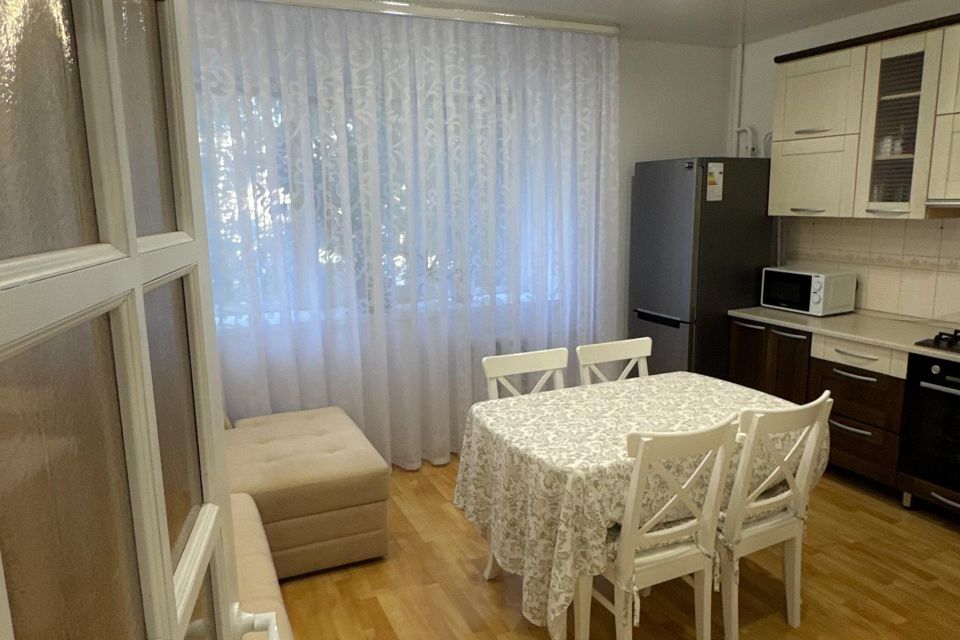 Продаётся 1-комнатная квартира, 55 м²