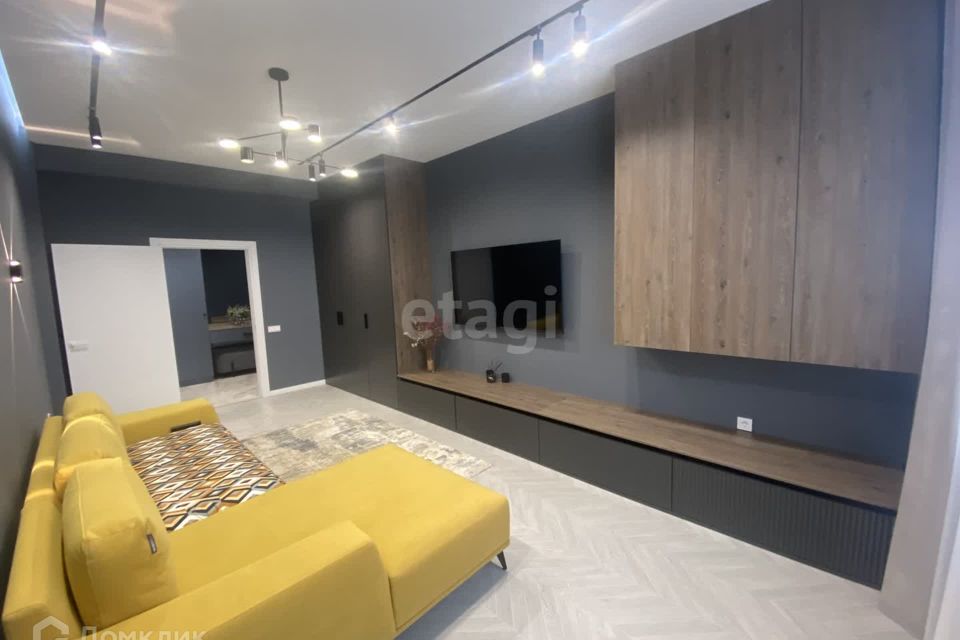Продаётся 2-комнатная квартира, 77.7 м²