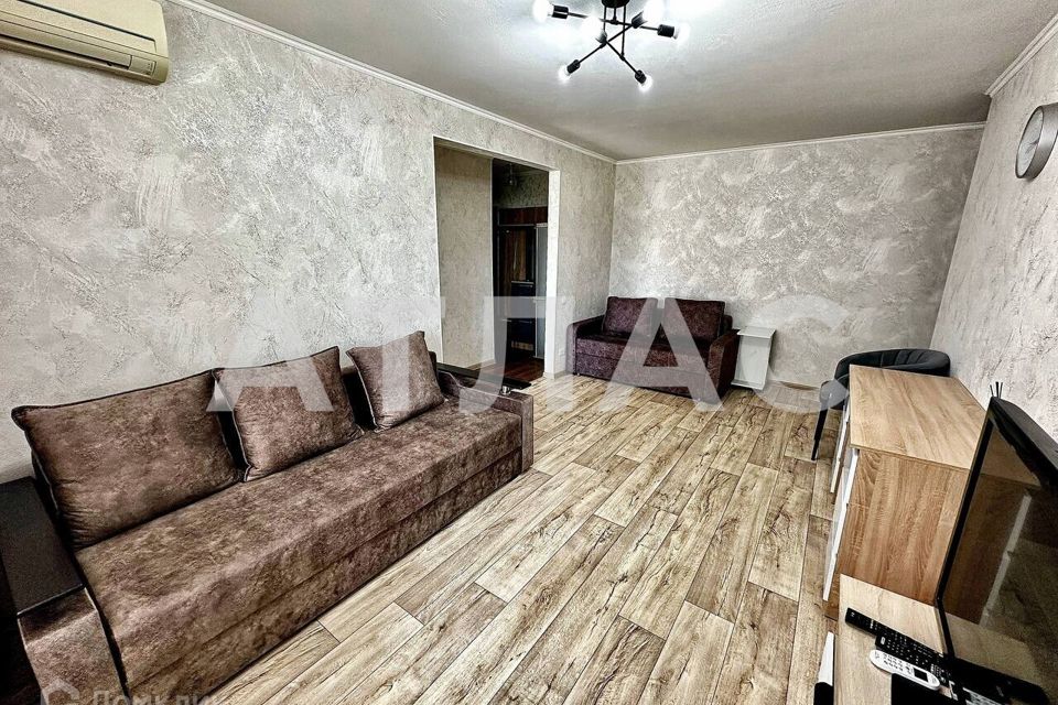Продаётся 3-комнатная квартира, 59.5 м²