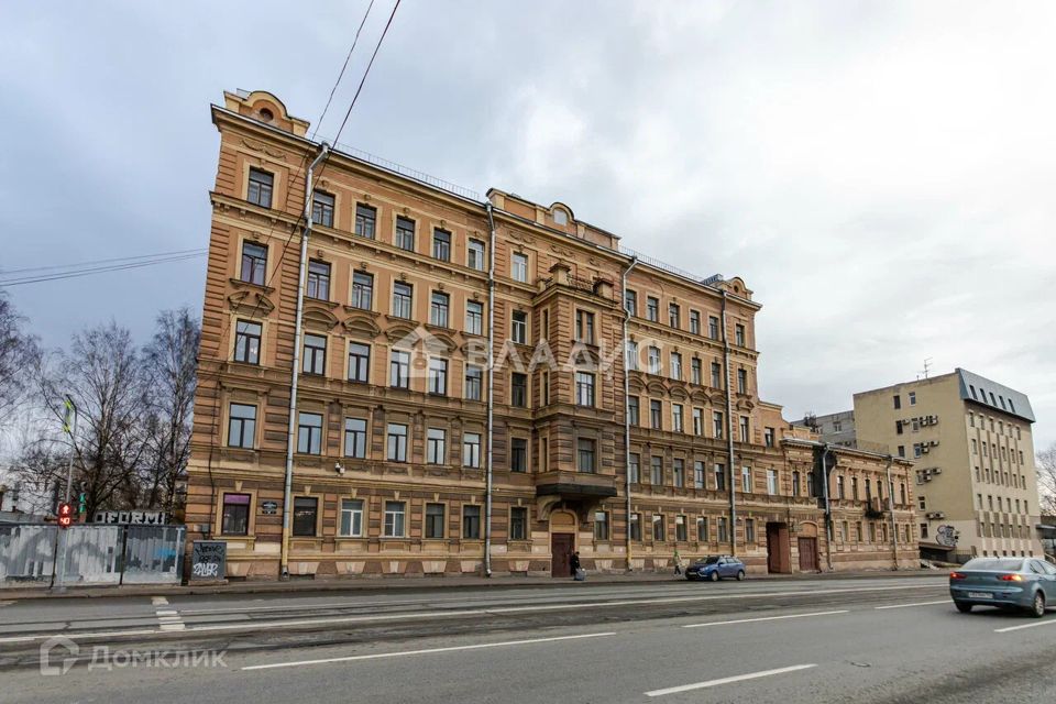 Продаётся 6-комнатная квартира, 142.6 м²