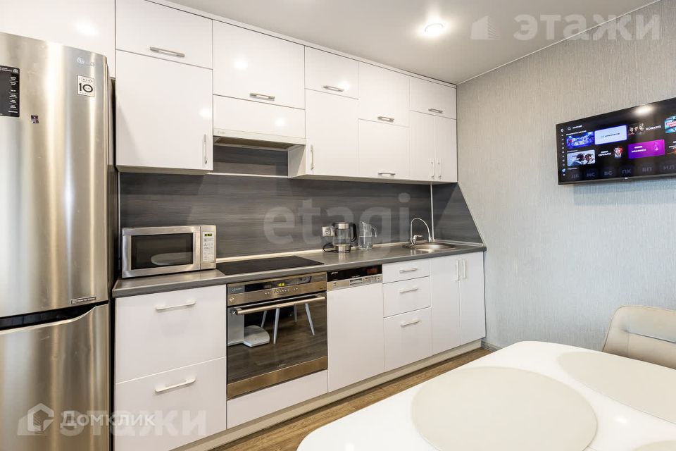 Продаётся 2-комнатная квартира, 64.8 м²
