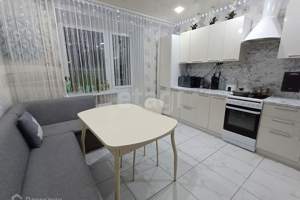 Продаётся 2-комнатная квартира, 60.8 м²