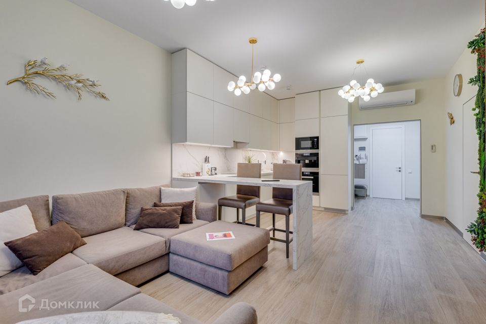 Продаётся 1-комнатная квартира, 58 м²