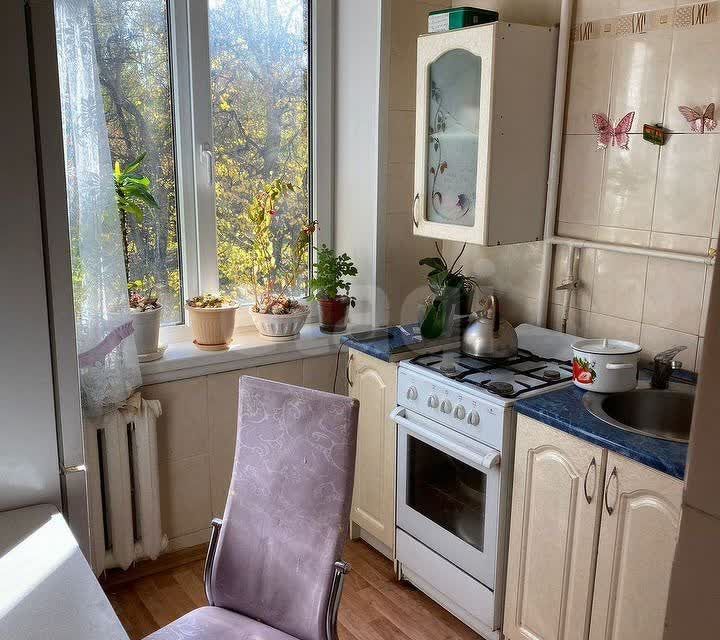 Продаётся 4-комнатная квартира, 58.1 м²