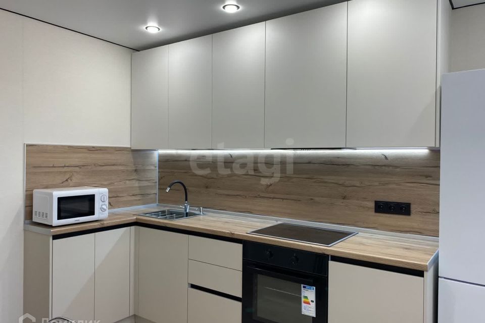 Сдаётся 1-комнатная квартира, 42 м²