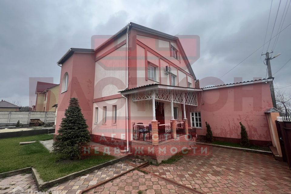 Продаётся 2-этажный дом, 250 м²