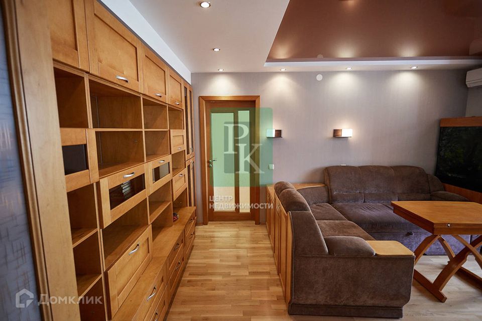 Продаётся 4-комнатная квартира, 76.2 м²