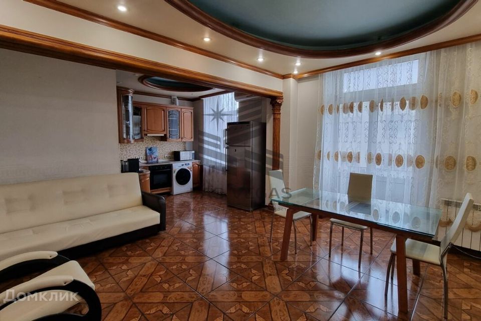 Сдаётся 4-комнатная квартира, 110 м²