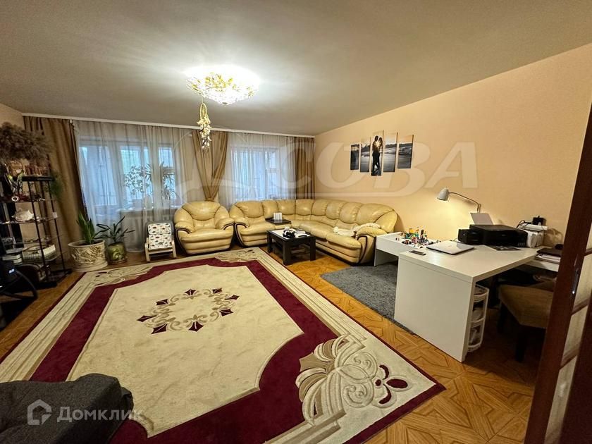 Продаётся 3-комнатная квартира, 130 м²