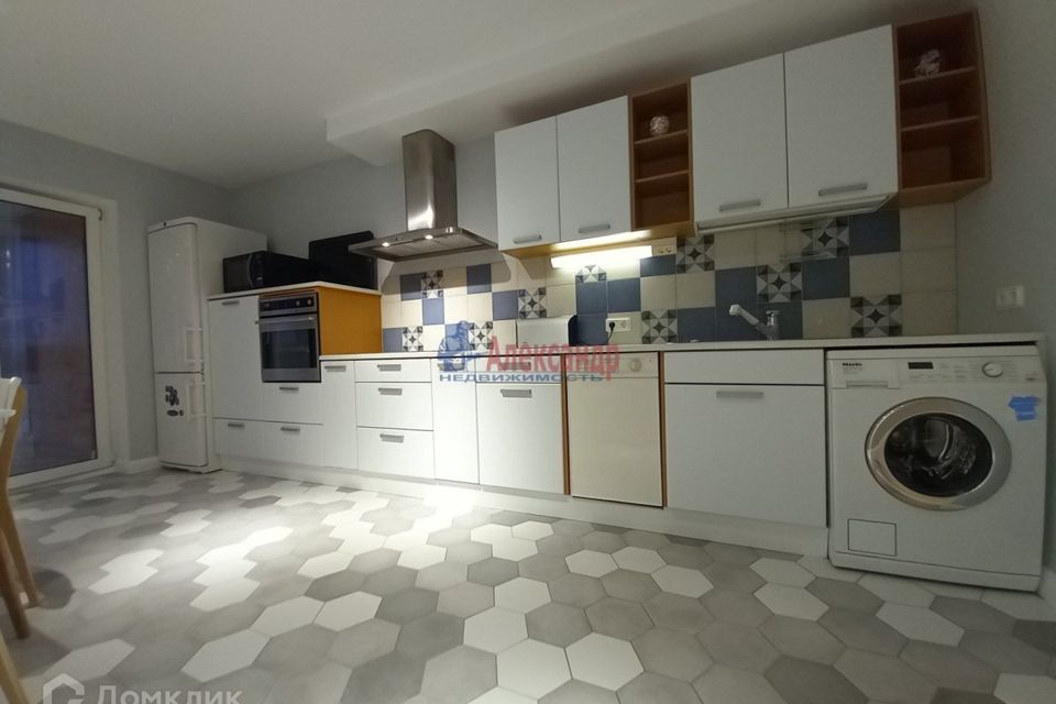 Сдаётся 2-комнатная квартира, 85 м²