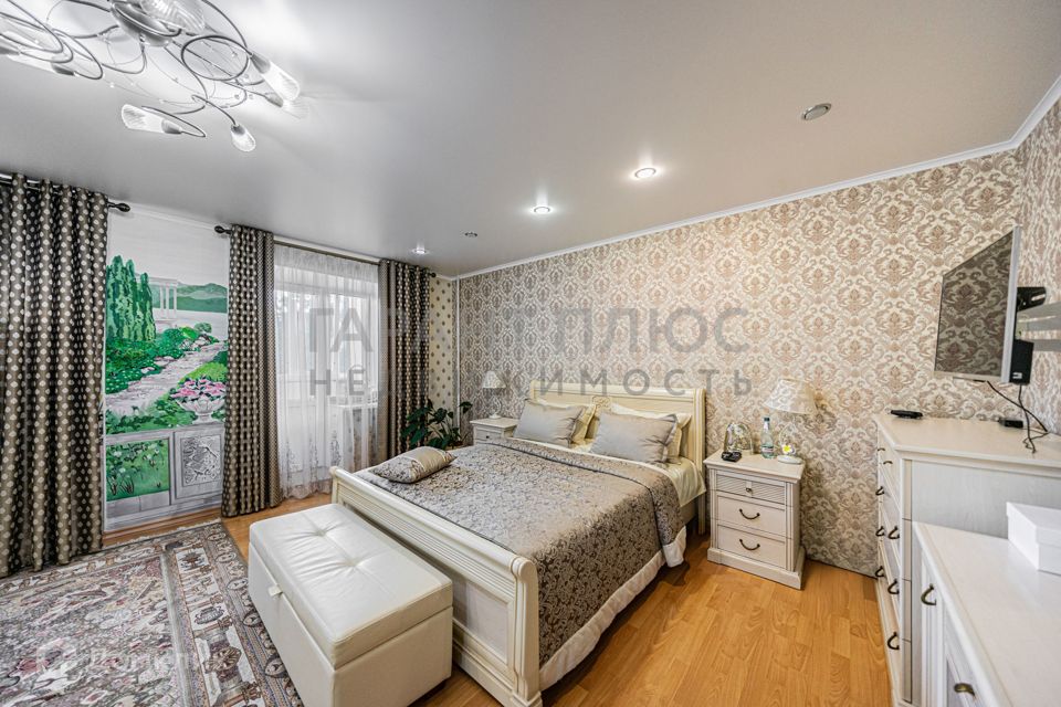 Продаётся 3-комнатная квартира, 125 м²