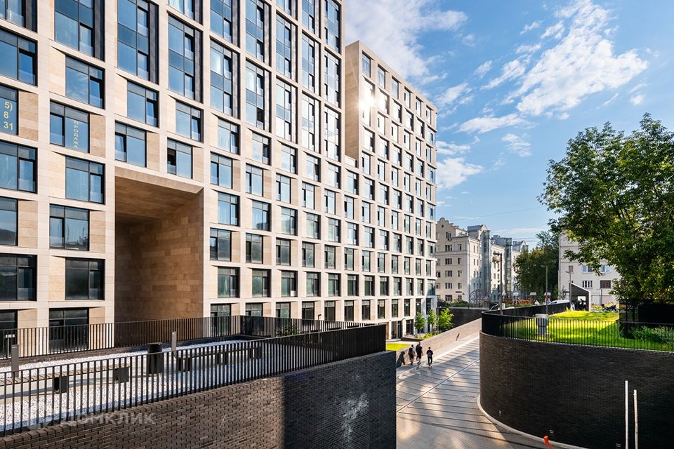 Продаётся 5-комнатная квартира, 258.63 м²