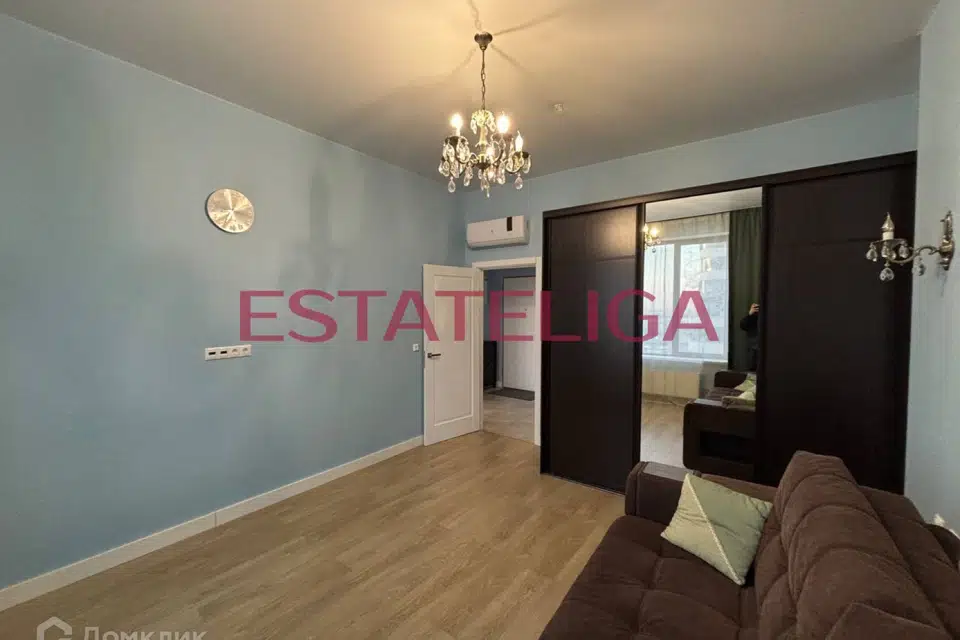 Продаётся 1-комнатная квартира, 43 м²