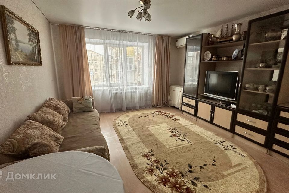 Продаётся 4-комнатная квартира, 74 м²
