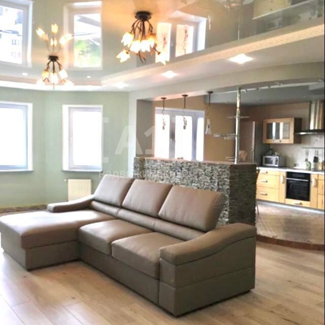 Продаётся 3-комнатная квартира, 120.8 м²