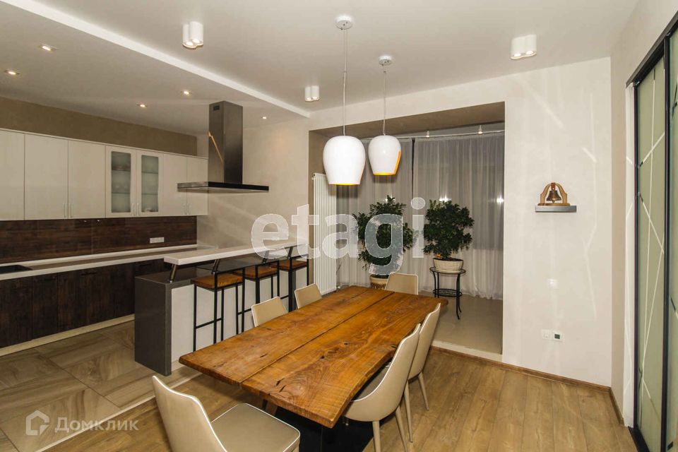 Сдаётся 6-комнатная квартира, 198 м²
