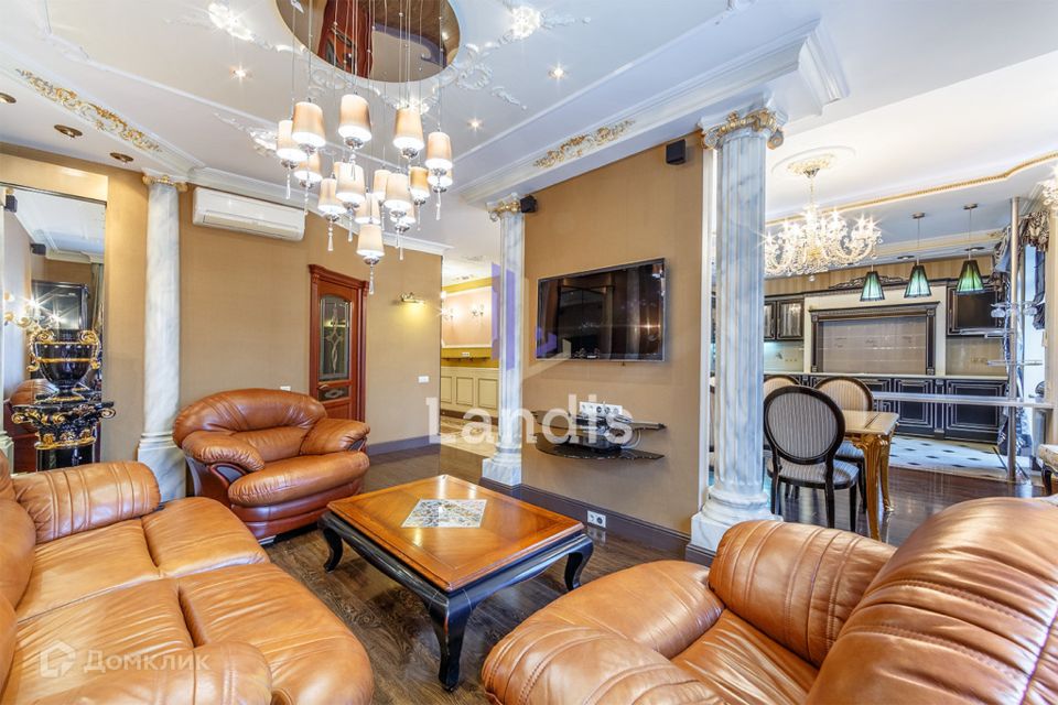 Продаётся 5-комнатная квартира, 150 м²